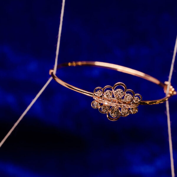 Luxe Radiance Diamond Bar Bracelet