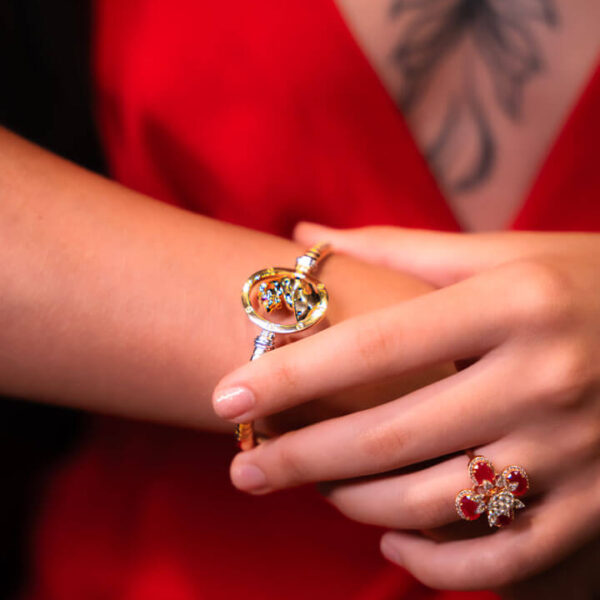 Regal Orbit Gold Bracelet