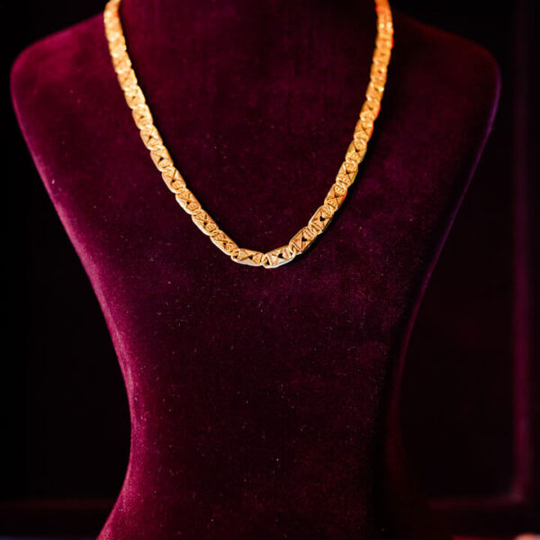 Regal Pattern Gold Chain